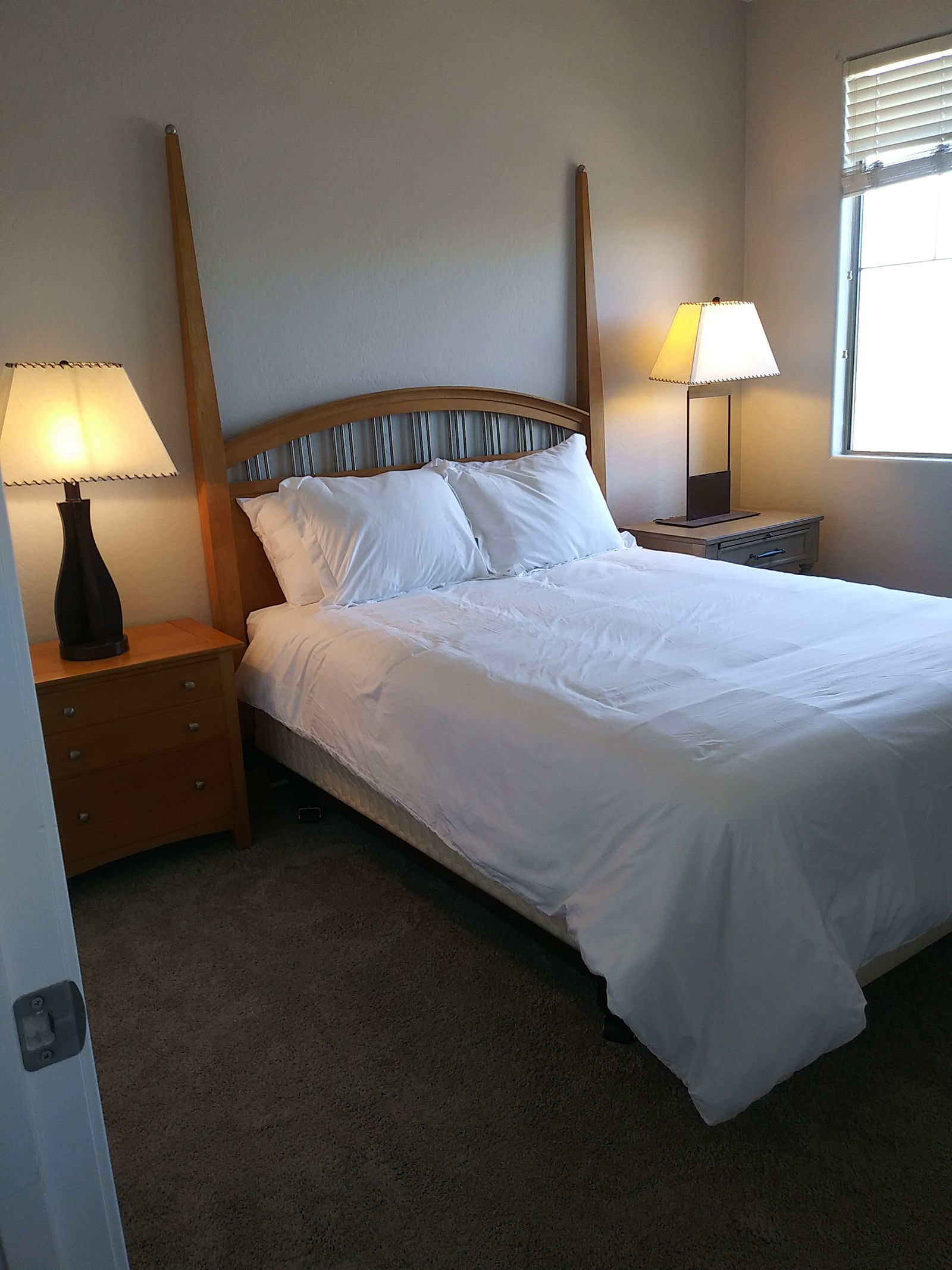 Book a centrally located short term rental in SAN ANTONIO (Seaworld, Medical Center, BMT) or in SURPRISE (AZ) near Spring Training Facilities or the East Bay Wine Region in lovely MOUNTAIN HOUSE, CA.